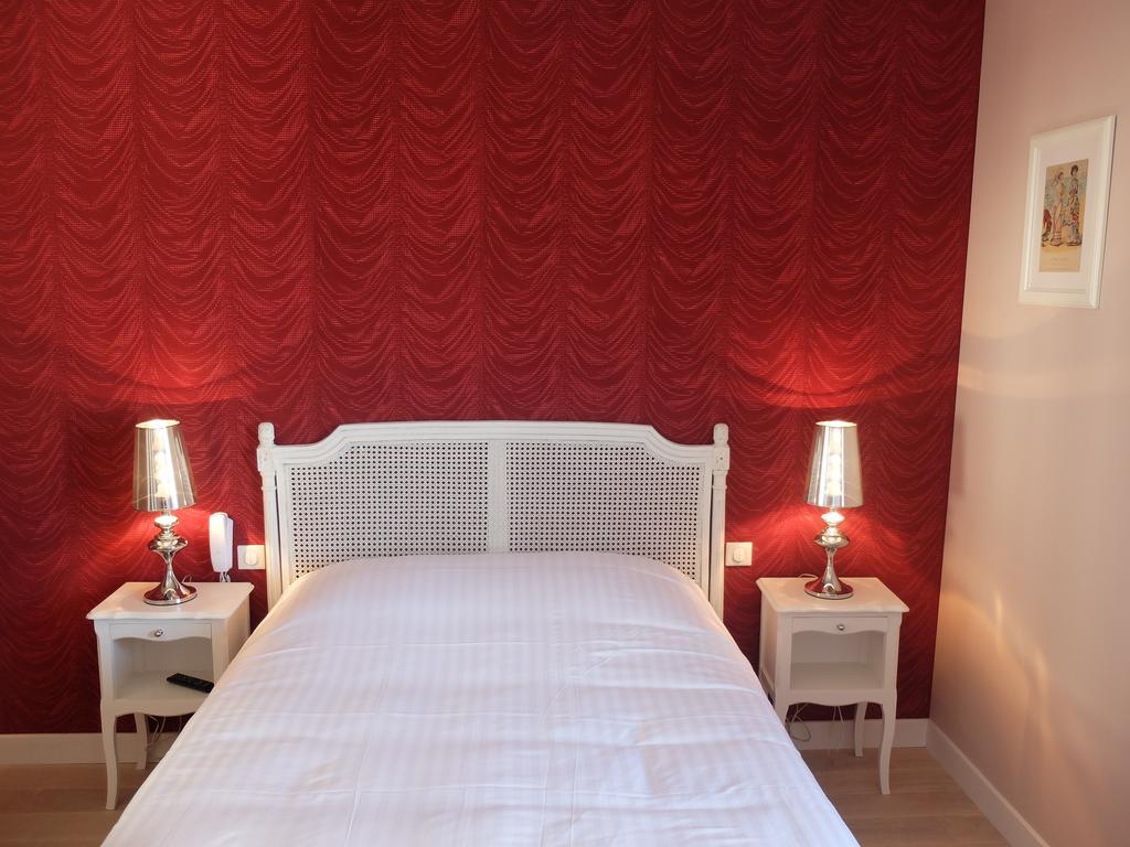 Auberge Du Grand Dauphin Dhuizon エクステリア 写真