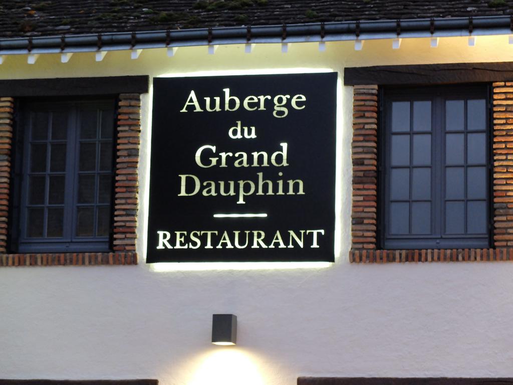Auberge Du Grand Dauphin Dhuizon エクステリア 写真