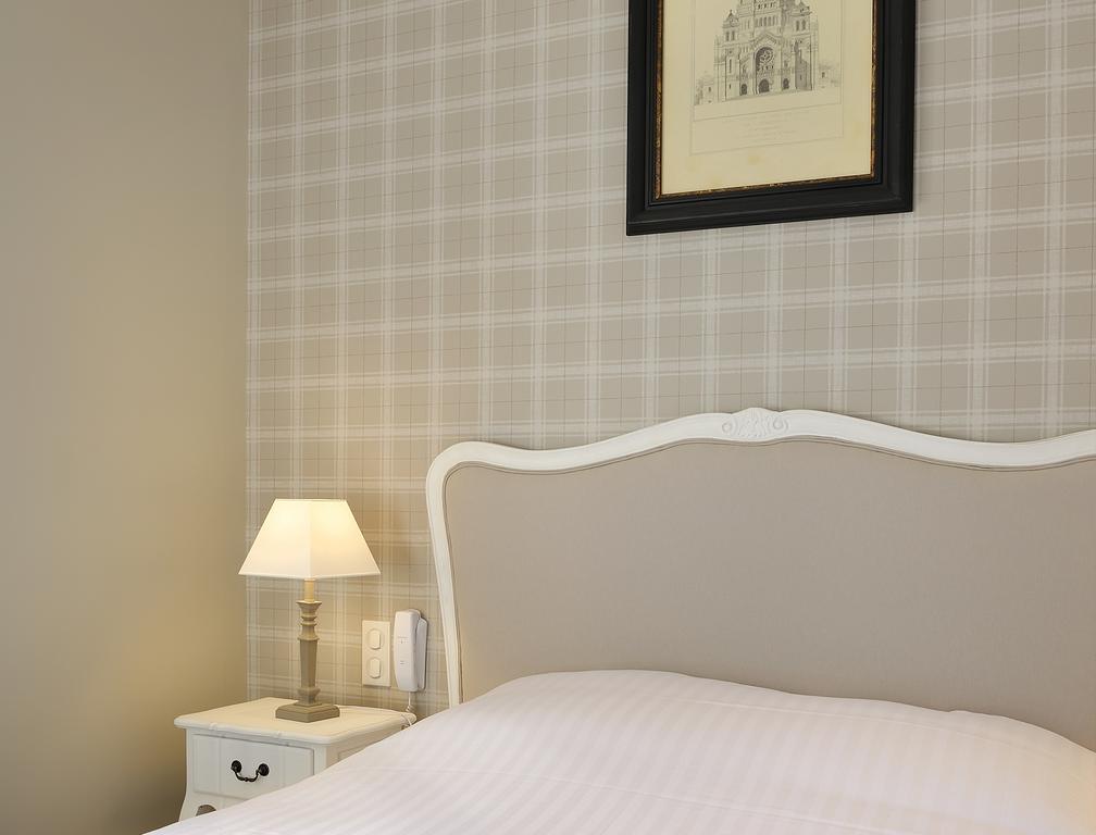 Auberge Du Grand Dauphin Dhuizon 部屋 写真