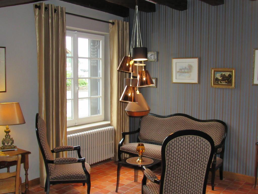 Auberge Du Grand Dauphin Dhuizon エクステリア 写真